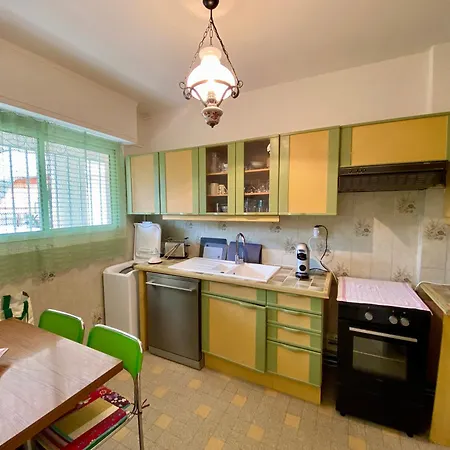 West Pretty One Bedroom شقة