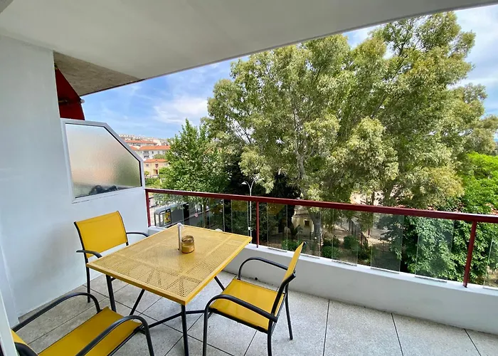 West Pretty One Bedroom نيس