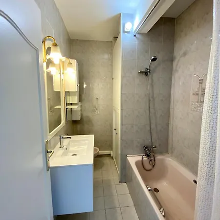 West Pretty One Bedroom דירה ניס
