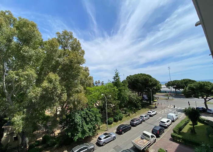 West Pretty One Bedroom *